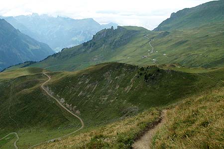 Path to Bussalp over south flank of the Reeti