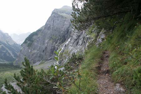 Lower section of path to Balmhornhütte