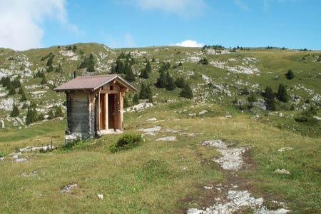 Lauberhornhütte toilet has wonderful views