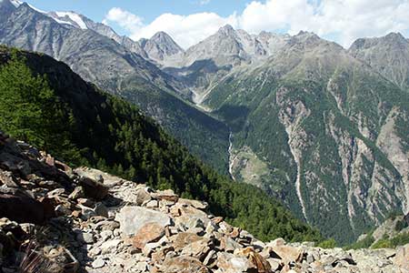 Gspon Höhenweg has superb mountain panoramas