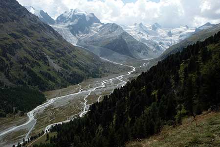 The wide river in Val Roseg