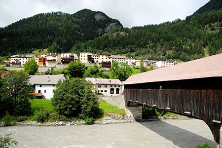 Lavin village and bridge