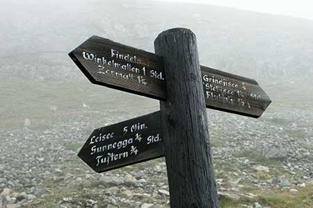 Signpost above Sunnega Paradise provides excellent directions to the main objective of this walk.